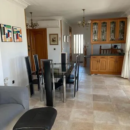 Dos Perlas Villa *